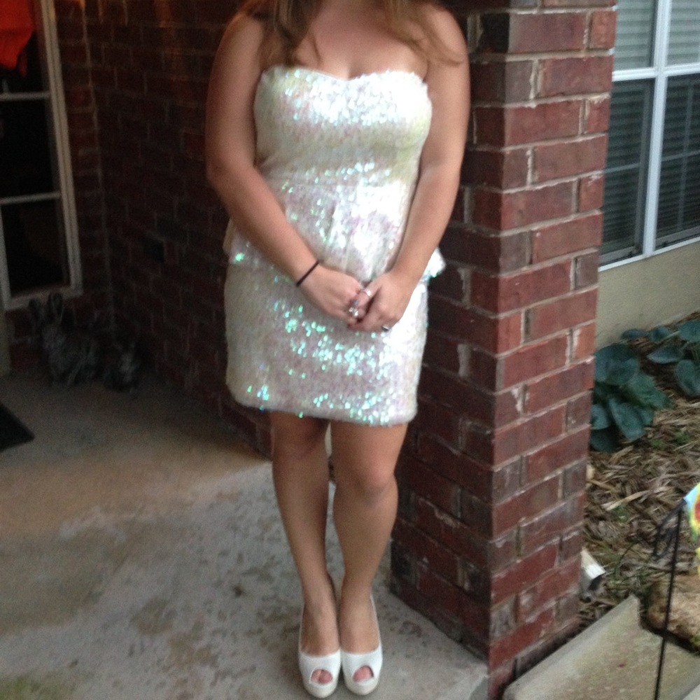 Sequinned (opalescent) strapless cocktail dress